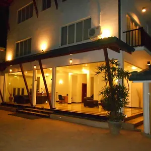 onreech-hotel.kandyhotelsnow.com/